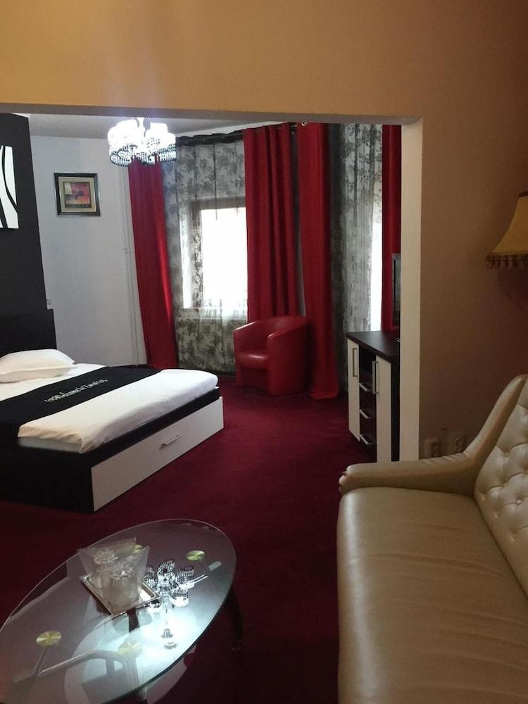 Hotel Papu Бухарест Экстерьер фото