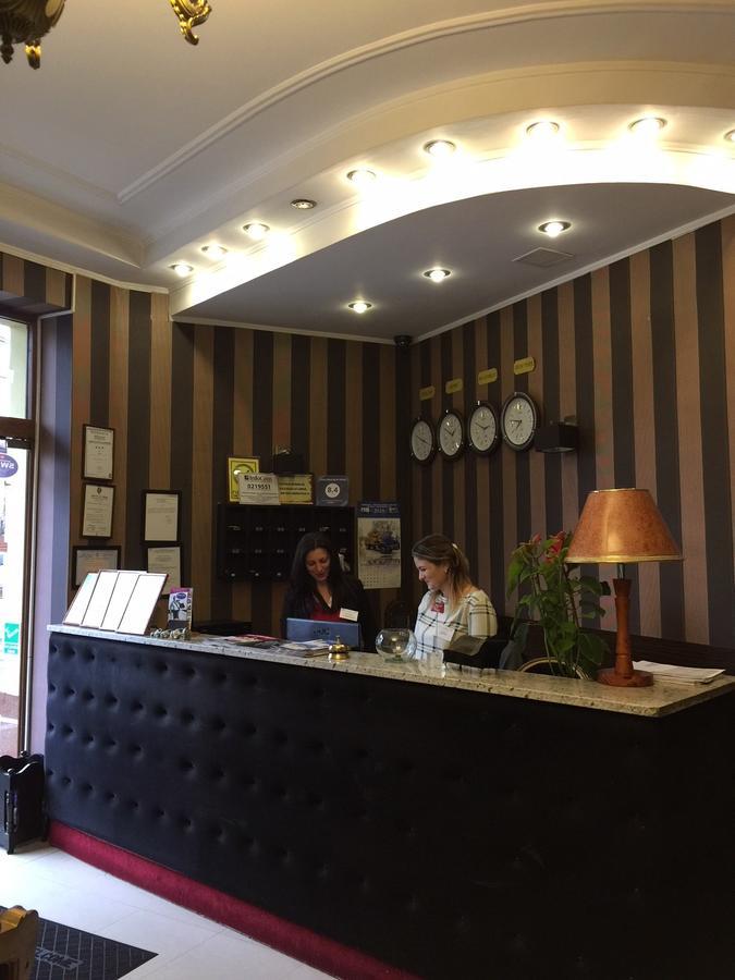 Hotel Papu Бухарест Экстерьер фото